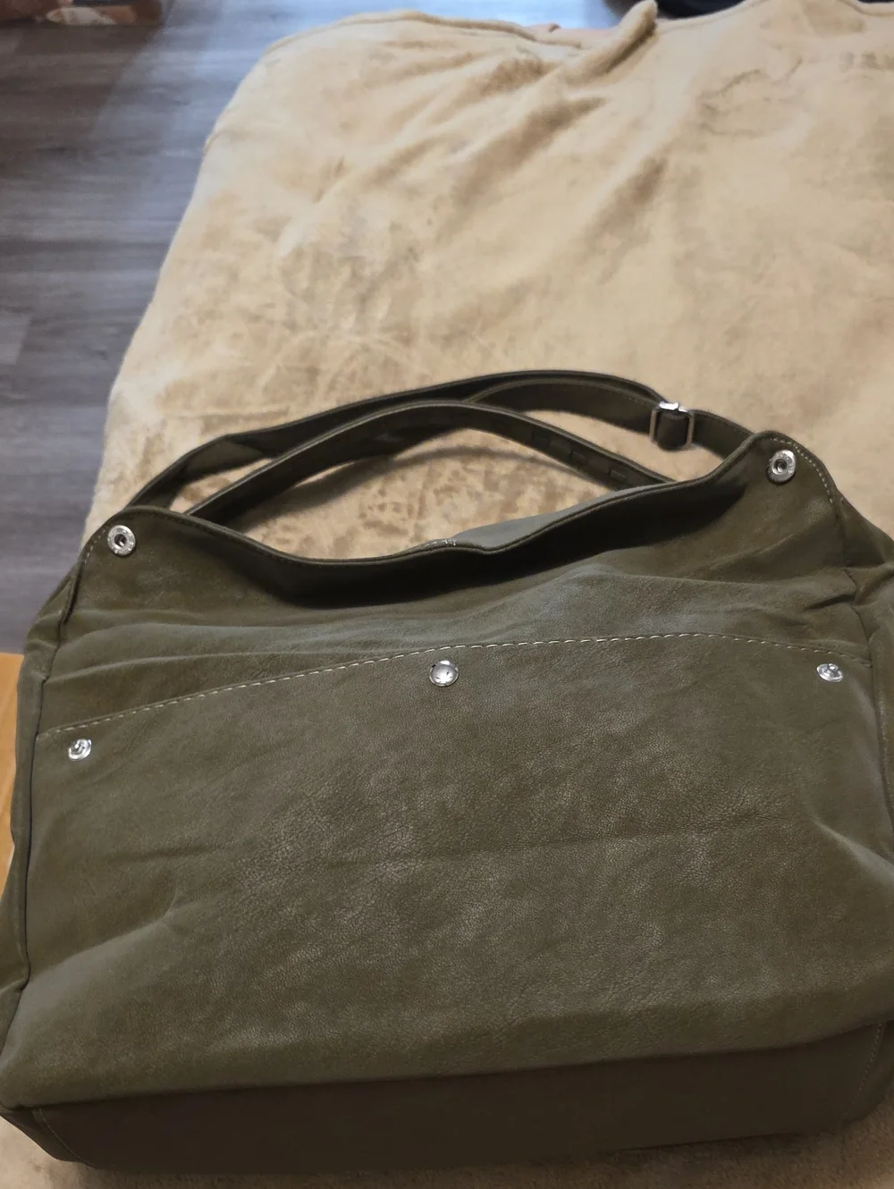 Men's Olive Green Shoulder Bag - Stylish Everyday Carry